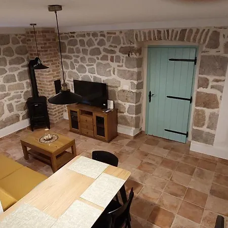 Martin House Apartment